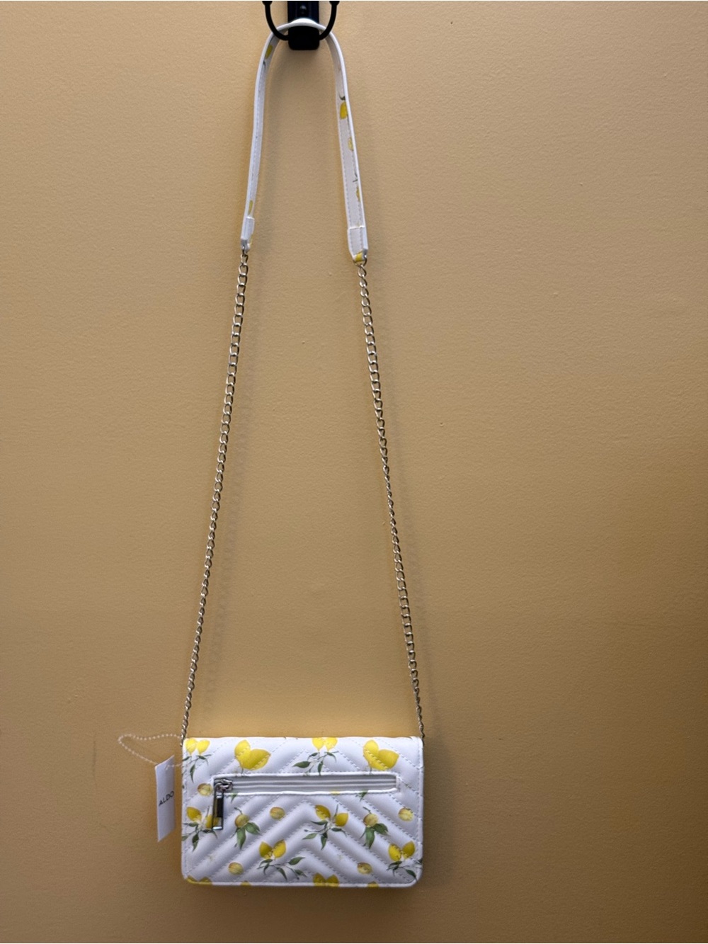 ALDO Women's White Lemon Print Quilted Crossbody Bag NWT - Picture 3 of 10